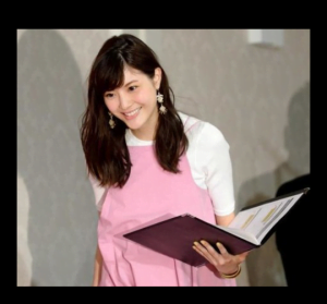 佐藤ありさの笑顔(マタニティ画像)。第1子妊娠6ヶ月と出産予定日(子供の性別は?)長谷部誠との結婚生活