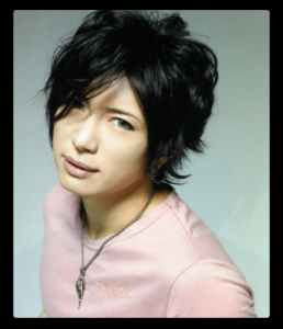 本名が謎のGACKT。神威楽斗は本名?