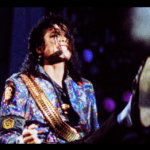 マイケルジャクソンの肌。白いのは病気？漂白したわけではない！